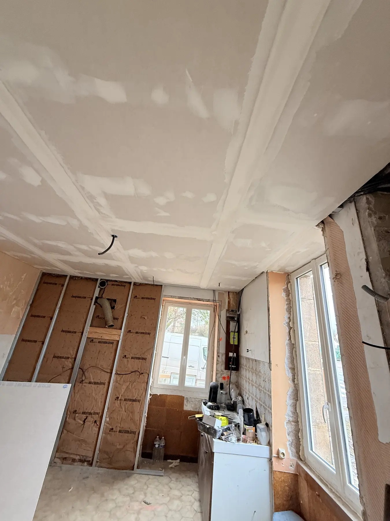 Isolation d’un plafond avec 240 millimètres de laine de verre Saint-Gobain à Saint-Symphorien-de-Marmagne